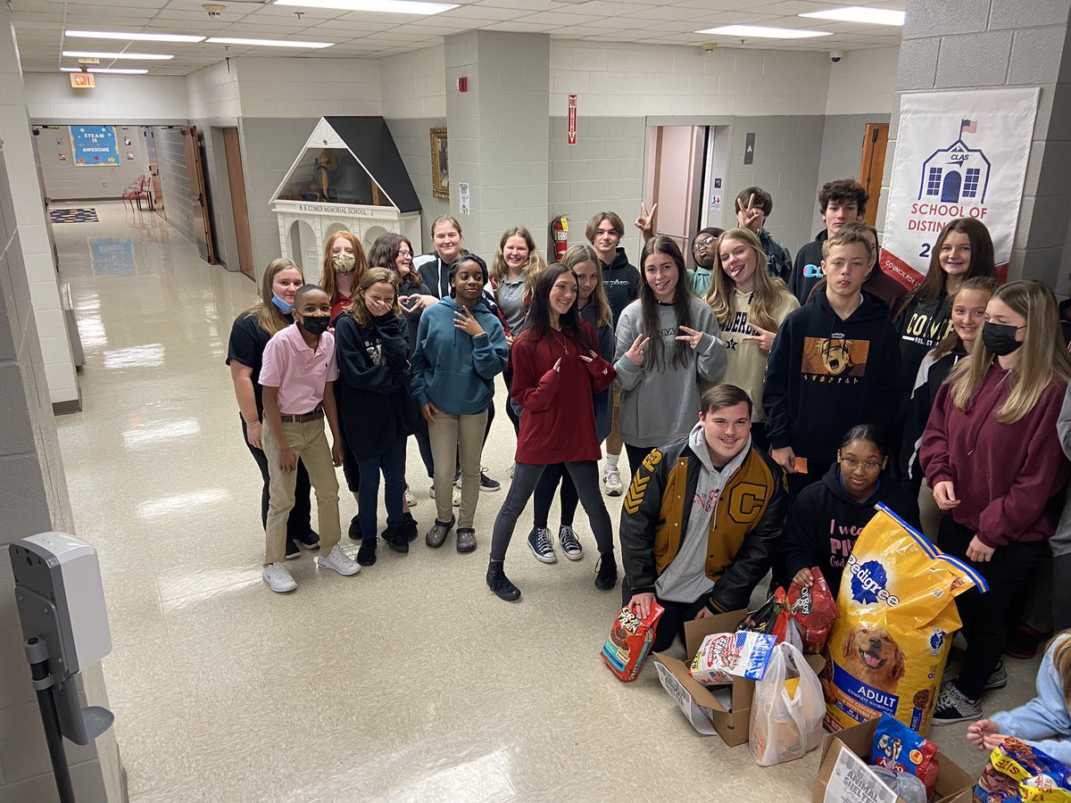 MrsJFord2's tweet photo. Junior and Senior Beta Members at @BBCMHS hosted drive for our local animal shelter. This is an amazing group of leaders in our school and community! #leaderstolearnfrom #dedicated https://t.co/VeCYAKA8oe