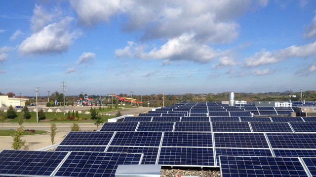 FMCGlobalSat's tweet photo. Delighted to share we have a Rooftop Solar PV System in Kitchener, ON on our FMC GlobalSat network! πππΆ
#solar #energy #solarpv #renewables #5G #4G #renewableenergy #solarenergy #broadband #Fmcglobalsat #iot #4GLTSAT #5GLTSAT #KitchenerOntario https://t.co/SCotL8eEBT