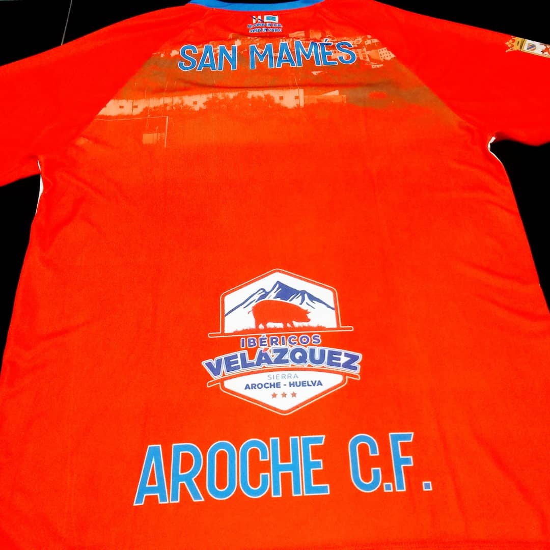 estadiosanmames's tweet photo. La joyita en todo su esplendor que el @arochecfoficial nos ha regalado en agradecimiento a la visibilidad dada a su club y al "otro" San Mamés desde la antigua web https://t.co/4blOmoeg9f
Eternamente agradecido.
#sanmames #arochecf #aroche #huelva https://t.co/IUYytagu7K