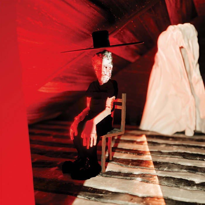 ‘La Mort Roulée En Nem’  features a strutting funk groove and ‘Remerciements’ a grinding, Beefheartian blues riff. It’s a striking new turn from a musician who refuses to be pinned down.'

Èlg - Dans Le Salon Du Nous in French Music For November 

tquiet.us/RFnov21