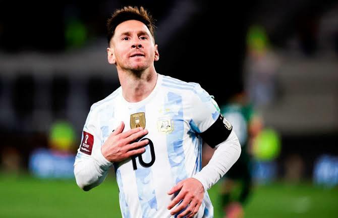 nadjib__fcb's tweet photo. ميسي قاد الارجنتين لاربع نهائيات متتالية و5 مرات المونديال دون ملحق وحقق لقبين الاولمبياد والكوبا والهداف التاريخي والاكثر تحقيقا للجوائز الفردية رغم ذلك كان يوجد عاهات يقولون متخاذل مع المنتخب https://t.co/653oZm4LqV