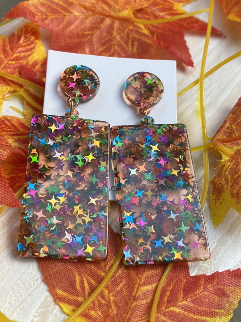 Earrings available for sell at UGX 15,000/= only. 🪄☎️ or Dm or whatsapp us on 0782864715 for deliveries. #jewellery #earrings #earringsoftheday #adorniseU #accessories #earpiercing #fashion #fashionstyle #fashionista #uganda🇺🇬 #uga #onlineshopping