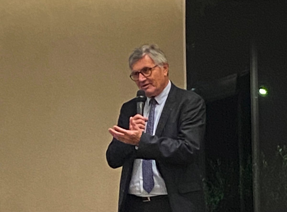 Le CNPA ce soir aux Rencontres de @WaveAutos <a href="/BartholomFranc1/">Bartholomé Francis</a> a rappelé que les #services de l’auto comptent 107.000 femmes,soit 1/5e des effectifs salariés,en constante progression notamment dans les métiers de la vente, de l’éducation routière et les startups <a href="/1ElisaMoreno/">Élisabeth Moreno</a>