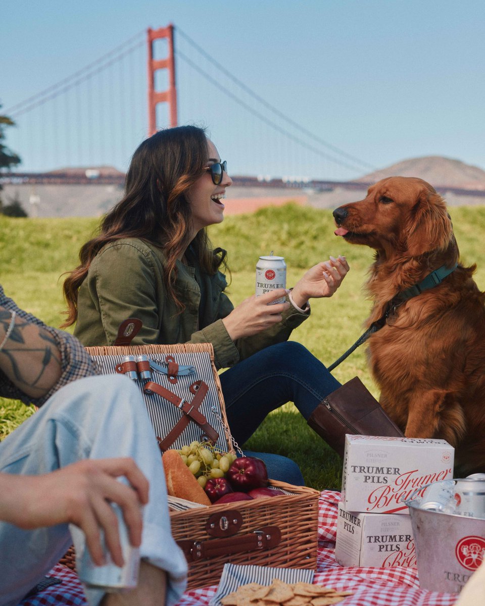 TrumerUSA's tweet photo. Tongues out for Trumer 👅
#TrumerPils #BrewedInBerkeley #TheWorldsBestPilsner https://t.co/OB905wrL7r