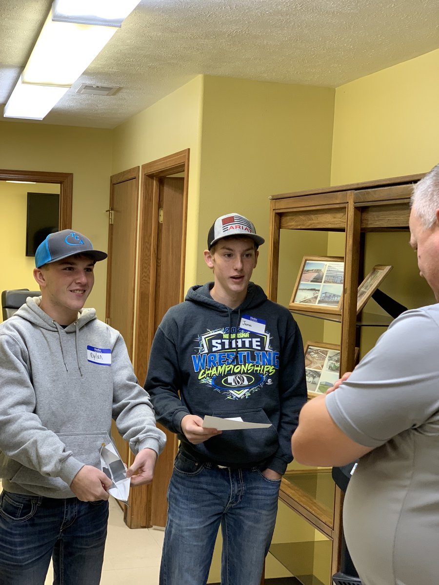 PVEQUIP's tweet photo. Spent last week with area high schoolers sharing how to build careers in their hometown communities. We had a blast spending time with the next generation of difference makers!
Thanks to all the schools, teachers & employees who made it happen!
#careersinag #JDTech @JohnDeere https://t.co/C5HOSezjtQ