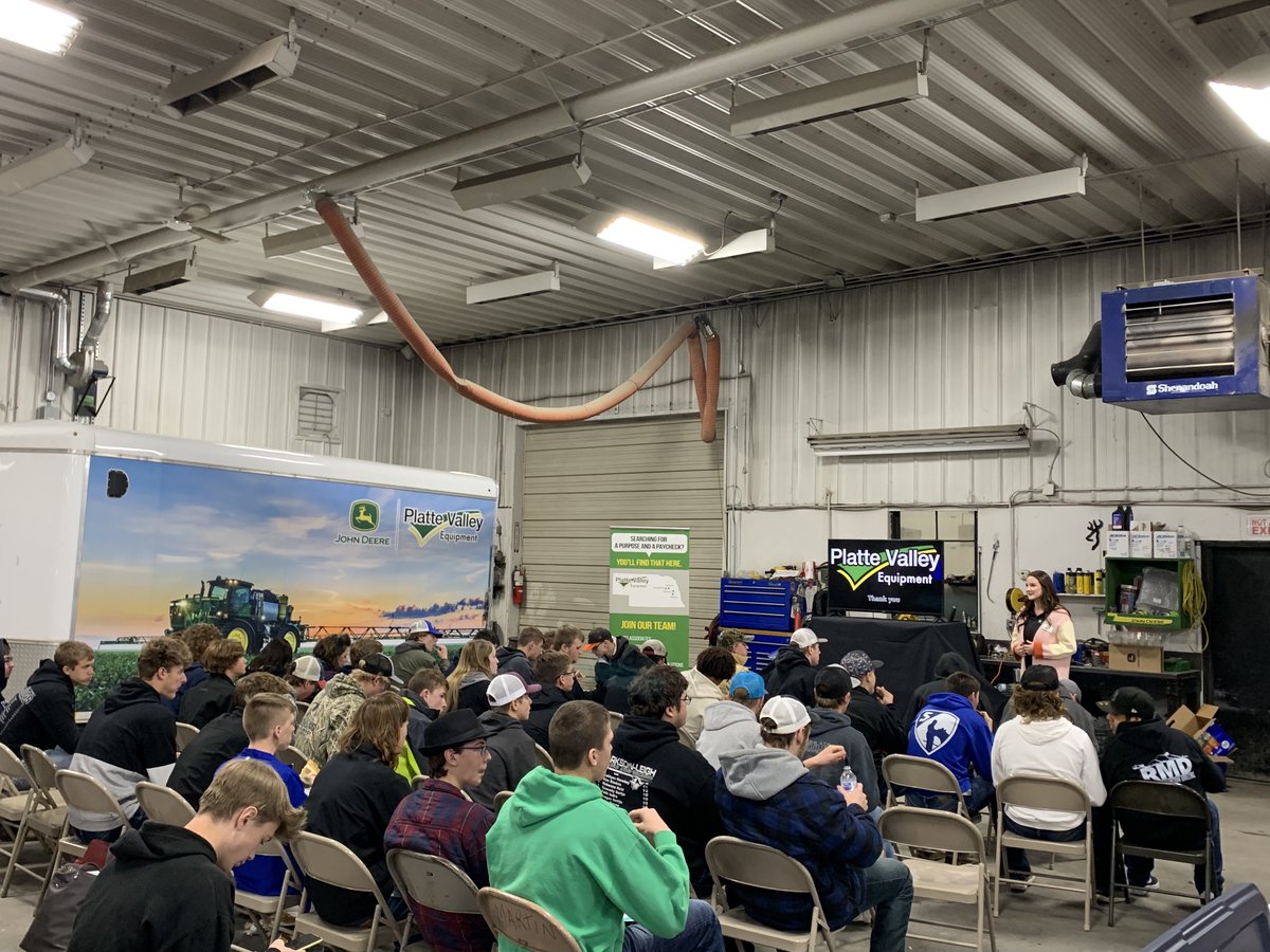 PVEQUIP's tweet photo. Spent last week with area high schoolers sharing how to build careers in their hometown communities. We had a blast spending time with the next generation of difference makers!
Thanks to all the schools, teachers & employees who made it happen!
#careersinag #JDTech @JohnDeere https://t.co/C5HOSezjtQ