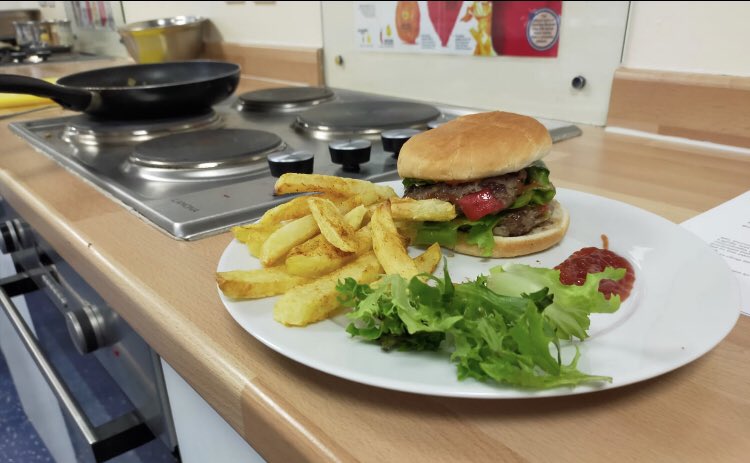 rtagateshead's tweet photo. βI think Iβve gone to heavenβ was one of our KS3 learnerβs critique of their homemade burgers! Our learners took the recipe home to make with their families! Looks delicious! Well done! ππ€©πππ¨βπ³π©βπ³ #RTAcurrency #RTAcommunity https://t.co/6eN4VaAffg