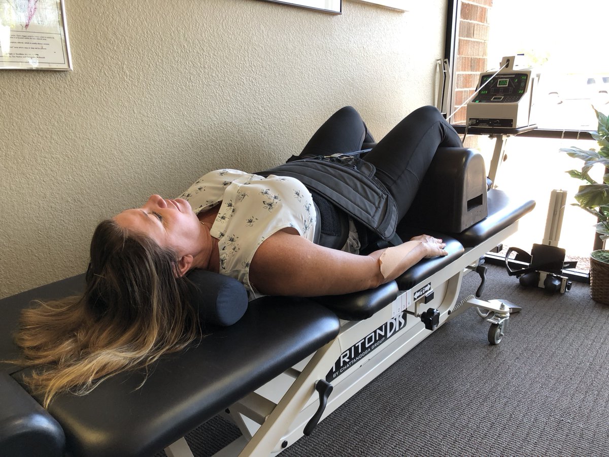 Did you know Swan Lake Chiropractic offers spinal decompression therapy? 

Benefits of decompression:
-hydrates injured discs
-relieves nerve compression
-helps limit pain

If you are curious if spinal decompression is right for you, ask one of our doctors the next time you're in