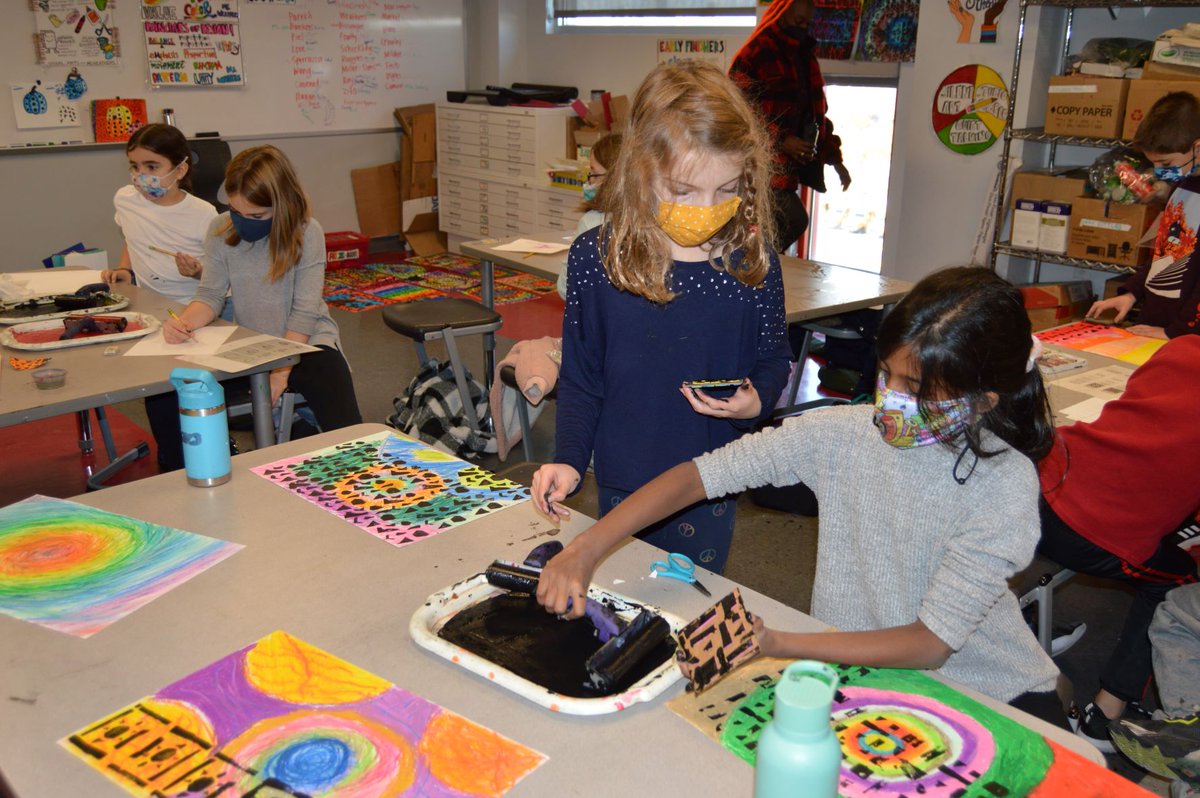 BASISIndBK's tweet image. Stopping by Ms. Weather&apos;s art class was such a pleasure today. Here students in 3Na experiment with collagraph printmaking. #printmakingstudio #artlover
