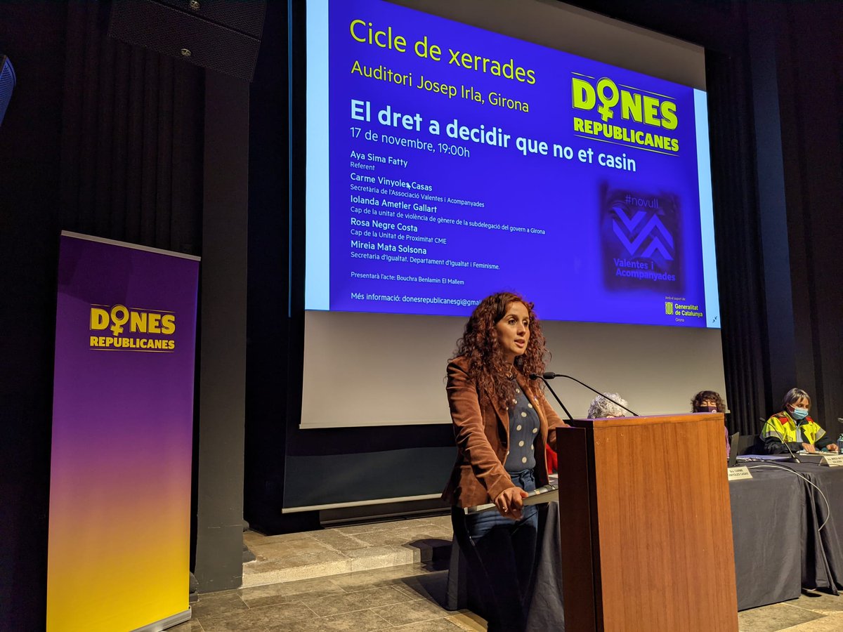 donesrep's tweet photo. Avui tractem 'El dret a decidir que no et casin' en la tercera xerrada del cicle que hem organitzat a l'Auditori Josep Irla de la Generalitat a #Girona. Gràcies a totes pel vostre empeny i la vostra dedicació en aquesta lluita diària perquè les dones siguem plenament lliures 💜💛 https://t.co/l4dHsOxefh