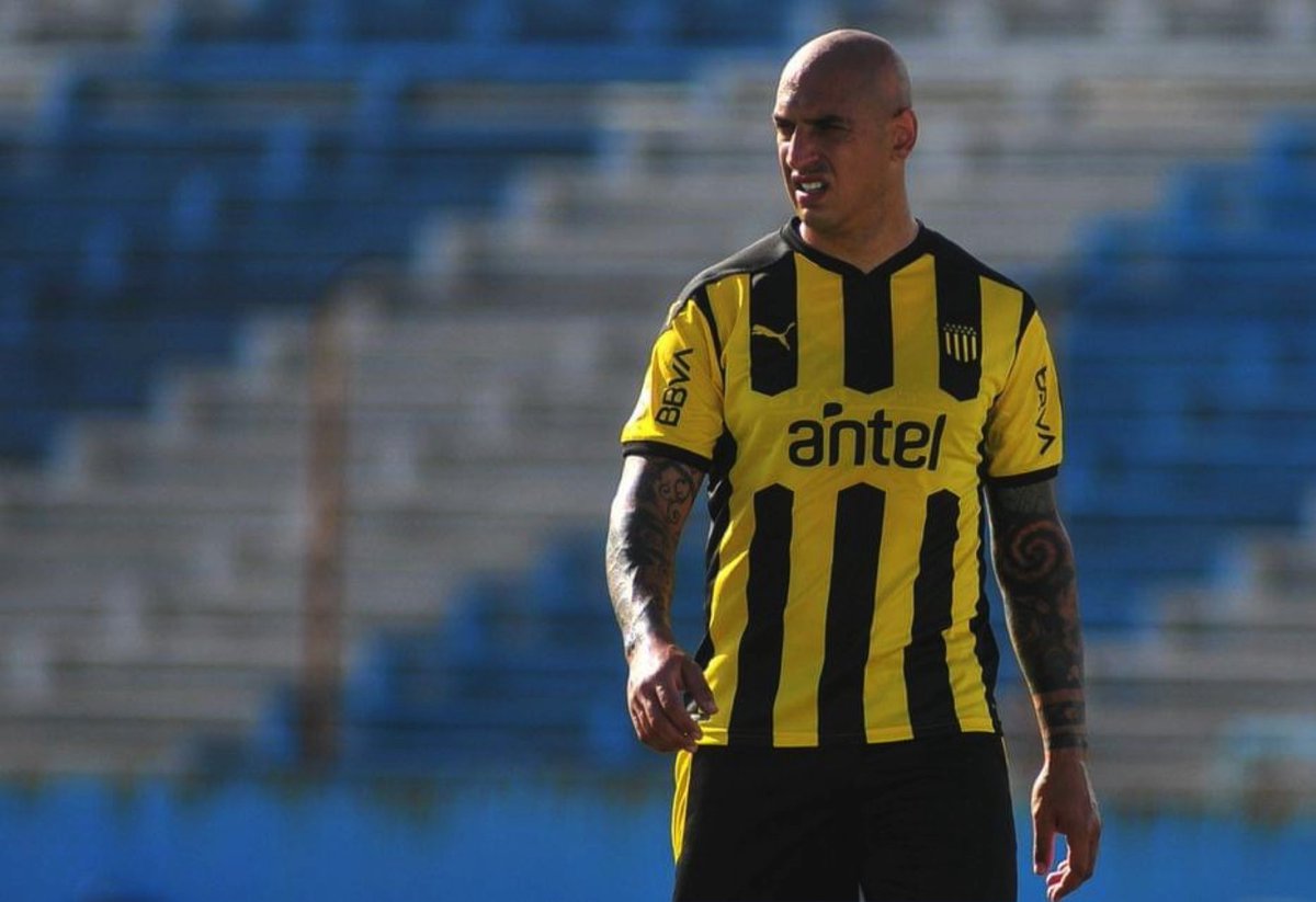 Cristhopher_28's tweet photo. El ídolo de @MASANTI_BMSPlus Ariel Nahuelpan podría regresar al fútbol mexicano. 

Los Gallos del Querétaro quieren al delantero argentino. https://t.co/WFI0AvlSON