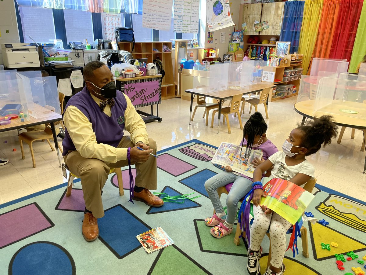 FelixRuffin (@felixruffin16) on Twitter photo Have you ever had a Pre-K student read to you? I must say it’s “AWESOME”!!!!@CasPrinciTmomon <a href="/CascadeESMedCtr/">CascadeESMedCtr</a> @kdavidibcascade <a href="/didraut/">Mrs. Draut</a> <a href="/ms_omalley/">Jessica OMalley</a> Have you ever had a Pre-K student read to you? I must say it’s “AWESOME”!!!!@CasPrinciTmomon <a href="/CascadeESMedCtr/">CascadeESMedCtr</a> @kdavidibcascade <a href="/didraut/">Mrs. Draut</a> <a href="/ms_omalley/">Jessica OMalley</a>