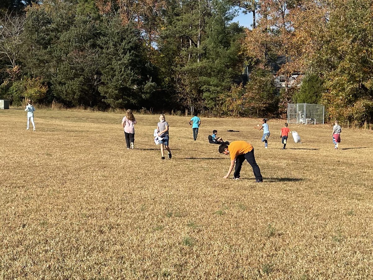 baker5th's tweet photo. I’ve been feeling the burnout this year. I can’t even lie about it. But today I realized I must be doing something right. These sweet babies chose ON THEIR OWN to pick up the trash they saw on the field and playground during their recess time instead of playing. 💕🦁#oneCCPS https://t.co/2BskB6dKSp