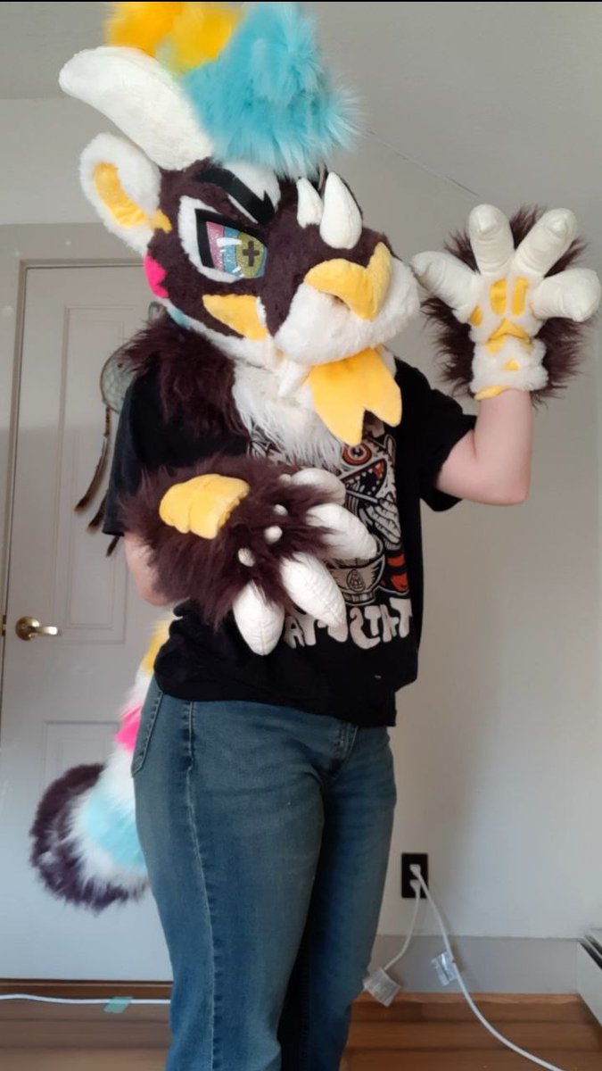 FraidieKatmakes's tweet photo. Opening quotes for comms! 
Only looking to make heads and tails, but if the the paw design is simple enough I might be down uwu
---
Basic starting price is $/750 for head/tail and $/900 for a lite partial!
(Rt much appreciated!♡) https://t.co/FQ7OCrtfkl