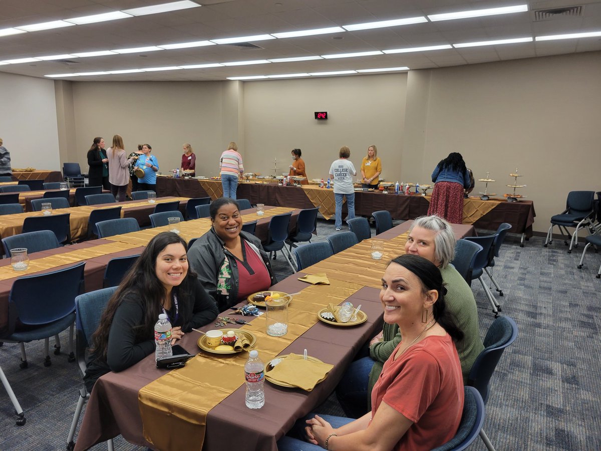 nasra_michael's tweet photo. We'd like to extend a huge THANK YOU to our amazing parents for spoiling the @HumbleISD_KHS faculty and staff with a delicious dessert bar. #thankful #JoinPTSA https://t.co/rVmixlsvU7