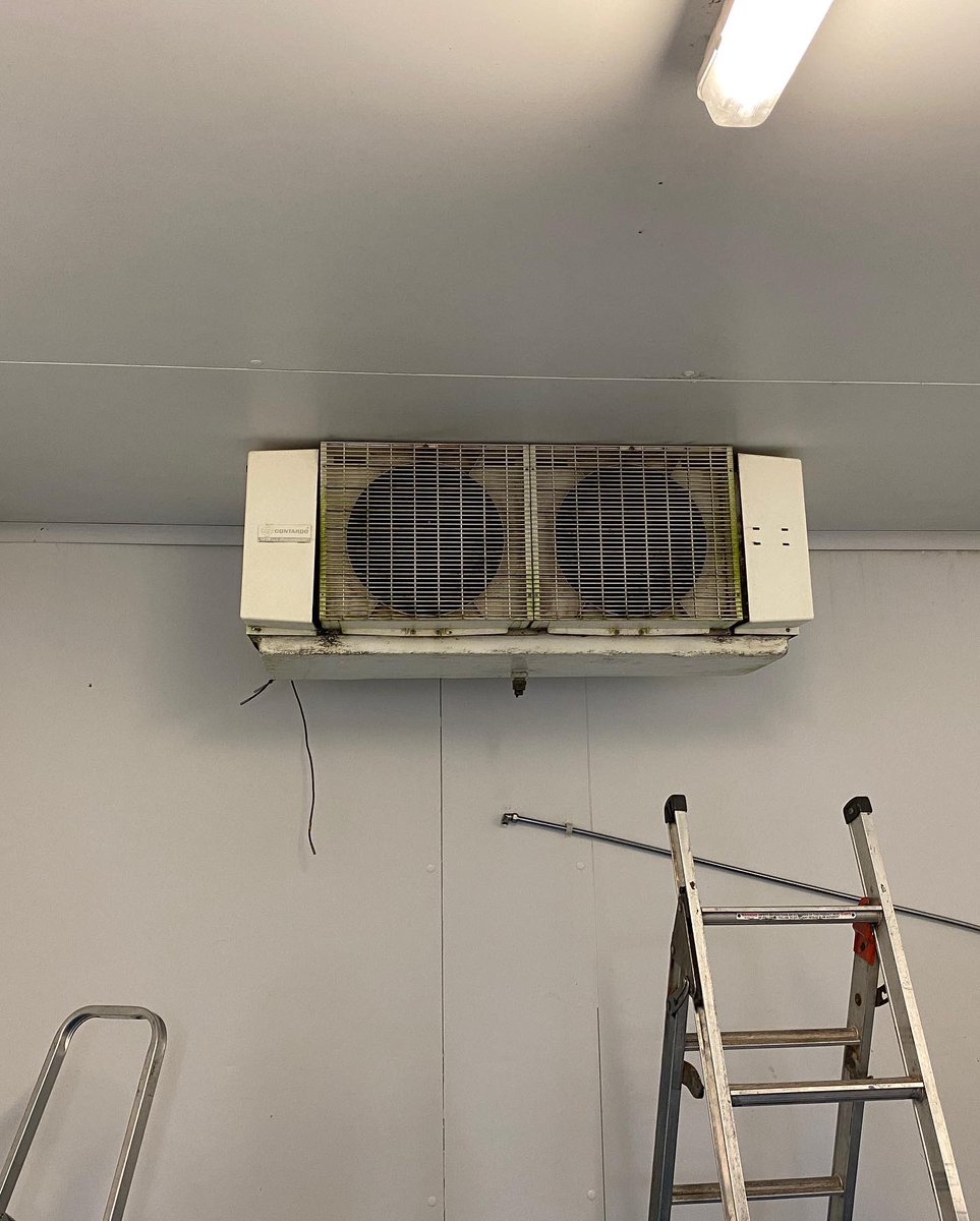Polarcold1's tweet photo. Just replaced an old R22 system, finally given up after we installed it 25 years ago with no problems until now @AFRefrigeration @jehallfridge https://t.co/8Y0btVr43Q