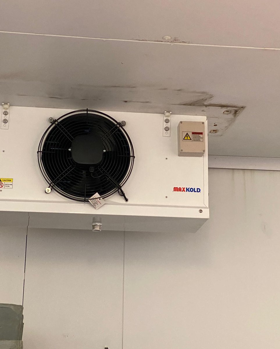 Polarcold1's tweet photo. Just replaced an old R22 system, finally given up after we installed it 25 years ago with no problems until now @AFRefrigeration @jehallfridge https://t.co/8Y0btVr43Q