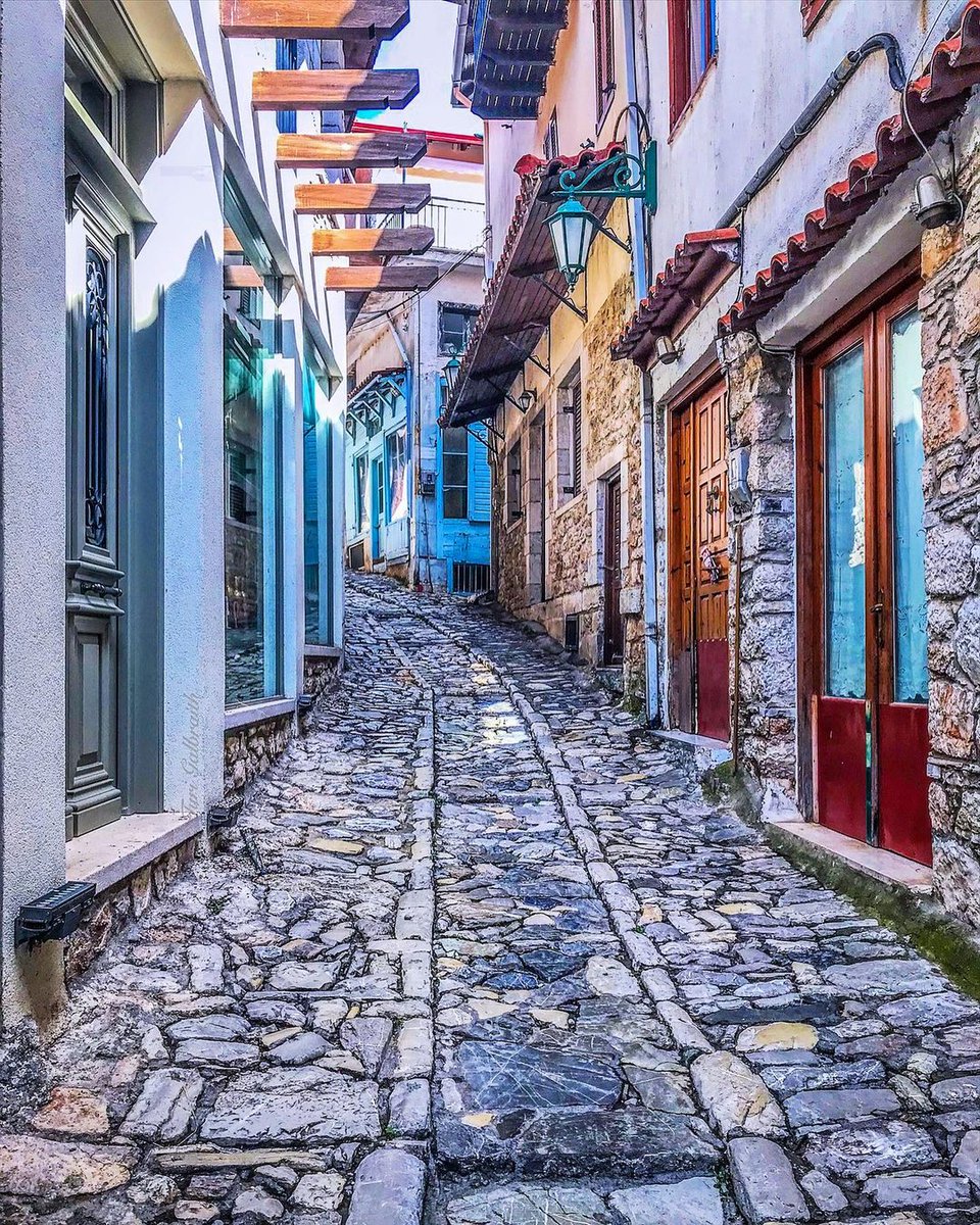 GreekPictures's tweet photo. Among the steep slopes of Mt. #Mainalo in the #Peloponnese nestles the mountain village #Dimitsana. Get a deeper insight into Greek history where the Greek Revolution of 1821 against the Ottoman occupation actually began, a place synonymous with legendary heros
IG📷turigaltravels https://t.co/SxoLtT5qB1