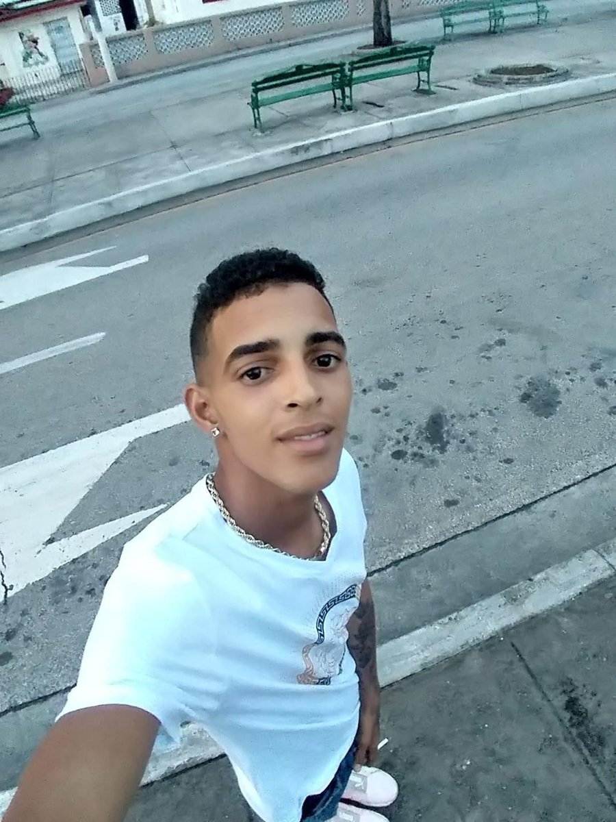 RICK_de_CUBA's tweet photo. @CharitoMarquez6 @mjorgec1994 @ElRuso4k @YoUsoMiNasobuco Su nombre es Leodan perez colon vive en independencia SSp https://t.co/8KTuHRiCNh