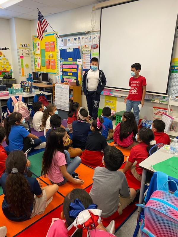AprilColeman74's tweet image. Shout out to our 5th grade Kindness Krew teaching and engaging 2nd graders about the habit of kindness ❤️Thank you Counselor Kuo for leading the charge! @RMTZElem @BoudousquieM @MFisher1908 #LeadersofLearning #LearningExcellence