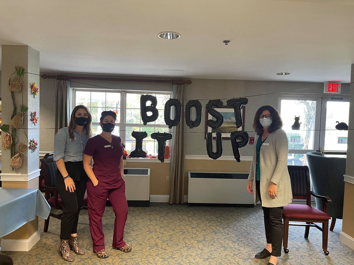 5StarSenior's tweet photo. The safety of our residents and team members is our number one priority. We will be hosting booster shot clinics in our Five Star communities over the next several months to ensure our residents and team members are safe, happy and healthy! #BoostItUp πͺ https://t.co/y9vOwiT7CX
