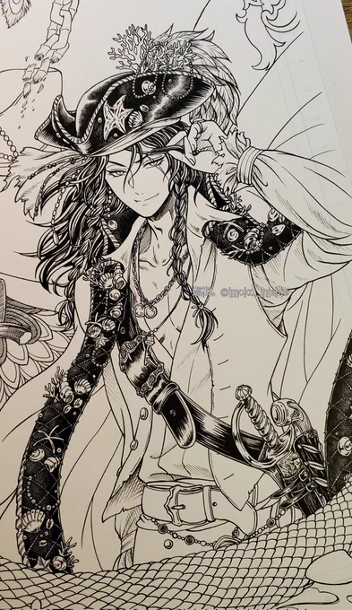 イラスト進捗。
マンガと交互に少しずつ描き込み中の現在。だいぶ画面が引き締まってきました🖋️うん、気持ちいい…✨ 