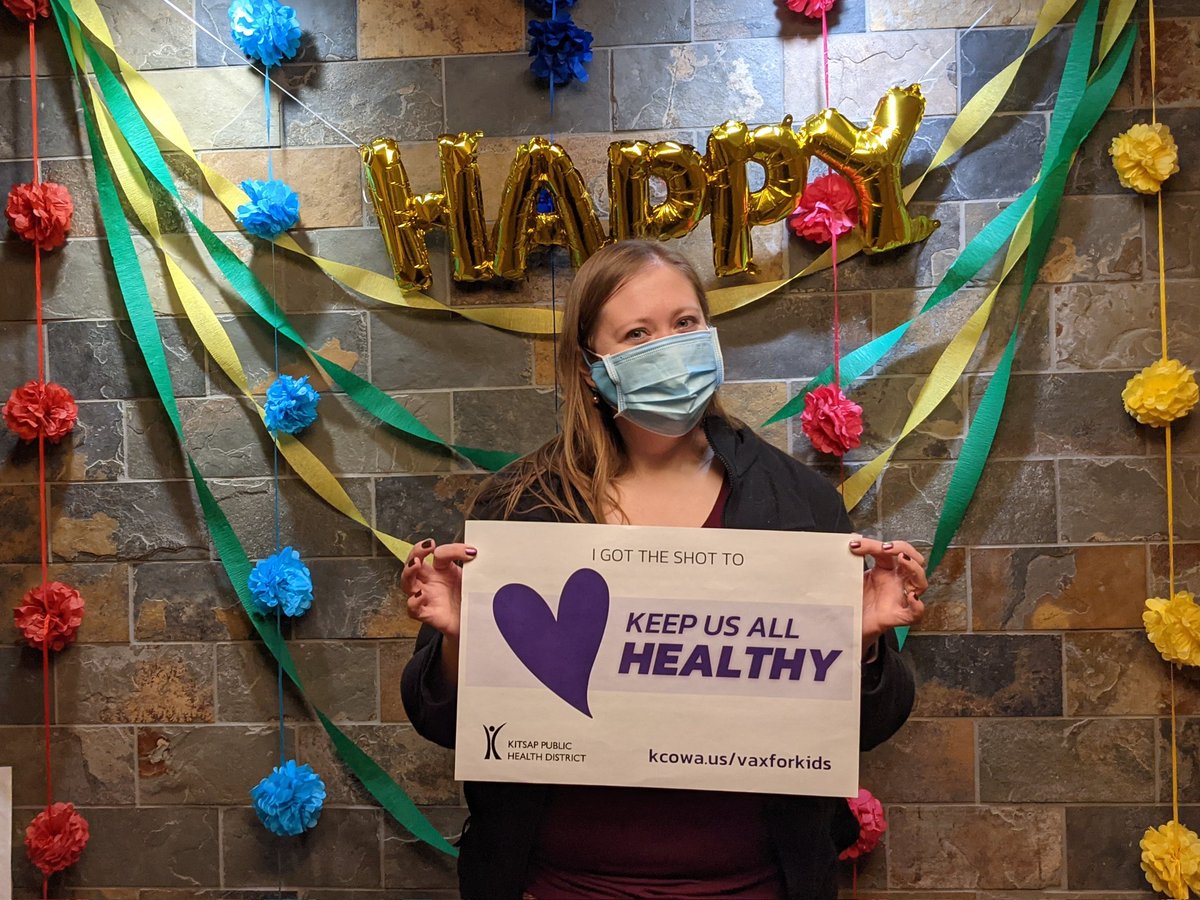 BunnyStaricka's tweet photo. I got my COVID-19 booster today! 💉❤️
You bet I took advantage of the selfie station, haha. 😜 https://t.co/obnhFV4mtG