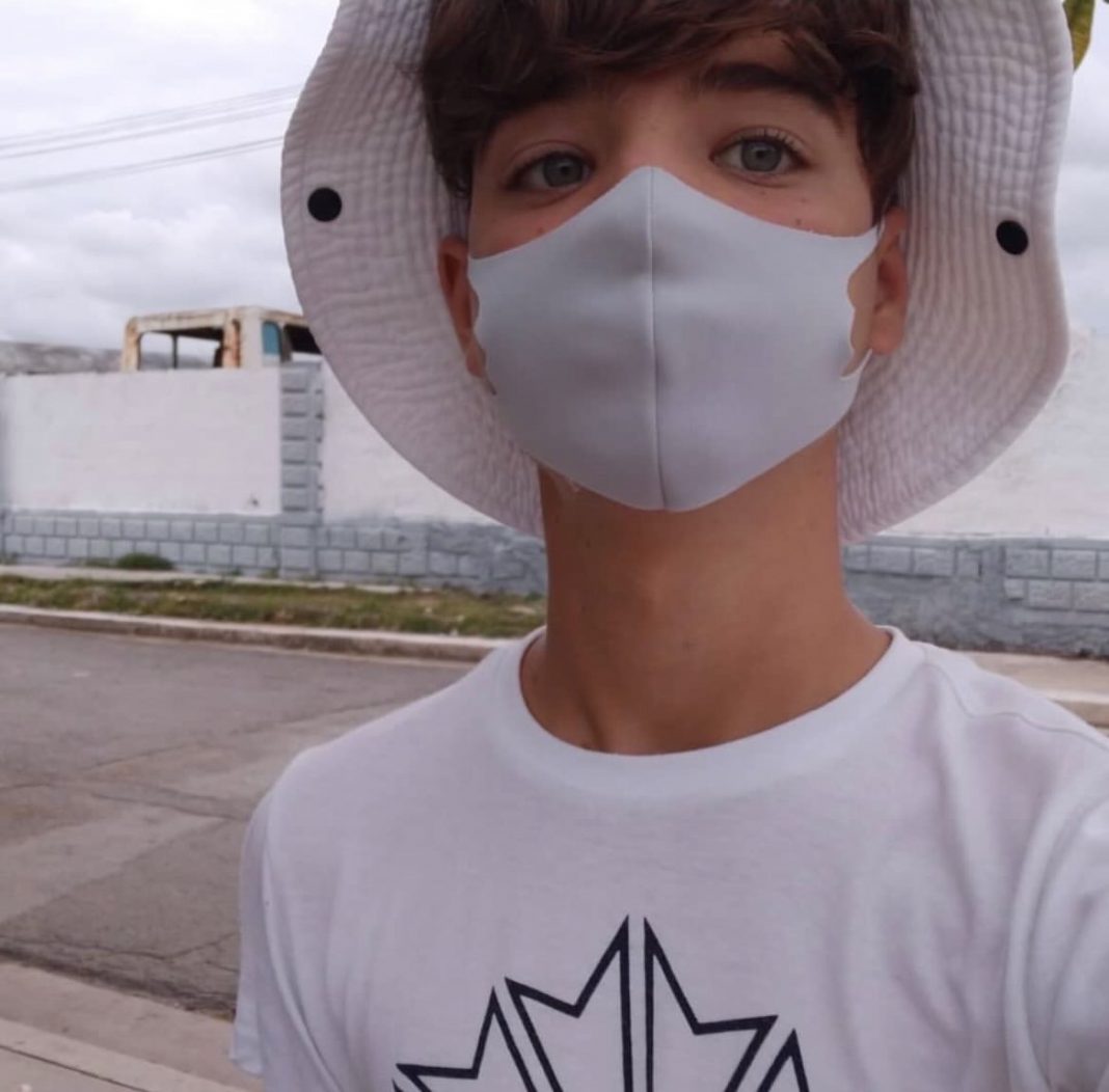 VictorDuenasCU's tweet photo. Rainel Rodríguez es un joven de 15 años que ha sido arrestado por la dictadura.

¿Delito? Salir de blanco el pasado #15NCuba en Cárdenas. 

#FreeRainelR https://t.co/GJlBFwUO01