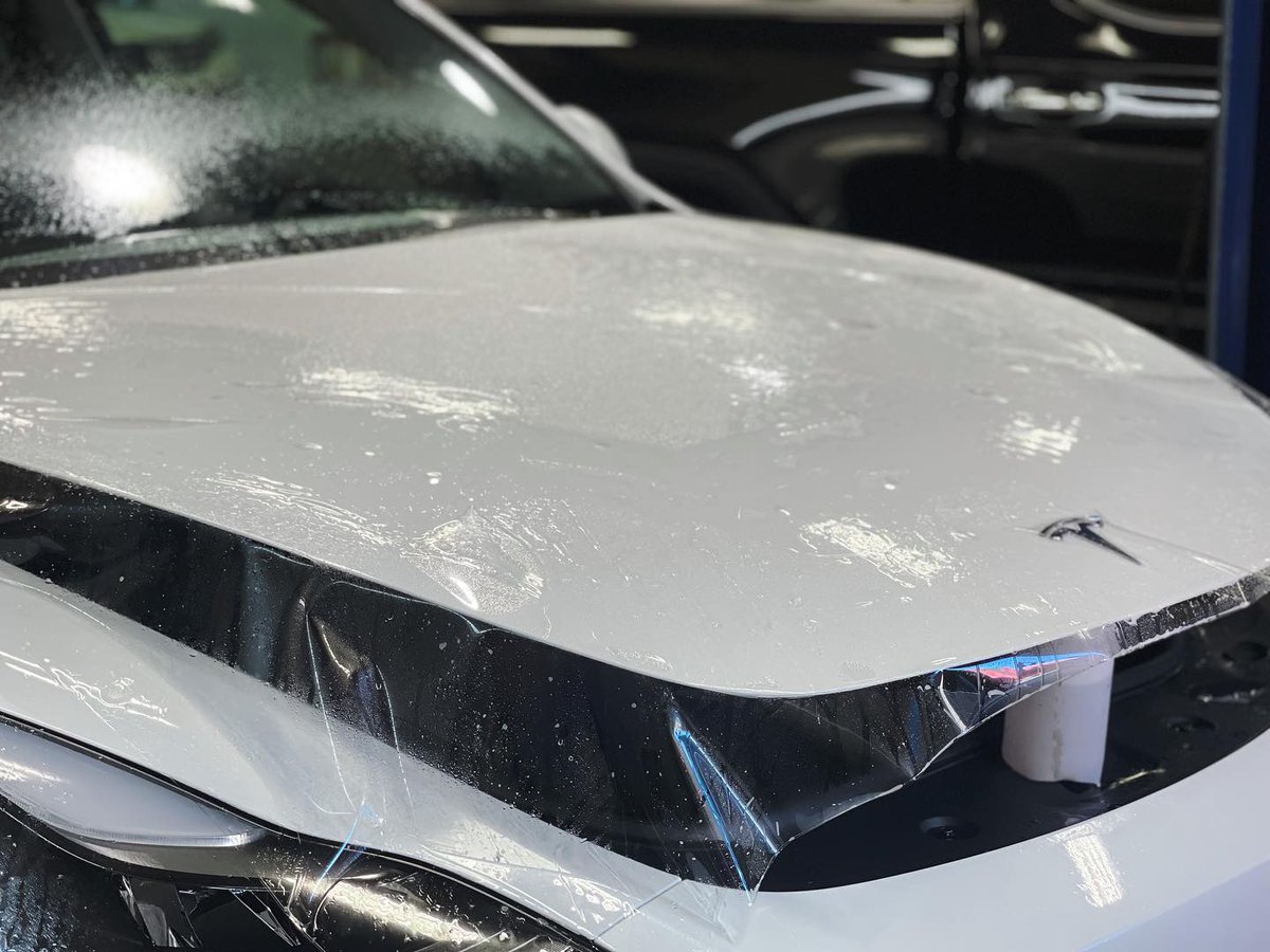MingShineCo's tweet photo. Tesla Model Y came in for an entire front-end paint protection film (PPF) package! 

Hoods are highly susceptible to getting road debris and rock chips, ruining the paint. Applying PPF saves you money in repairs in the long run and helps preserve your vehicle. 
#yeg #yegtraffic https://t.co/hOtyZd1WaJ
