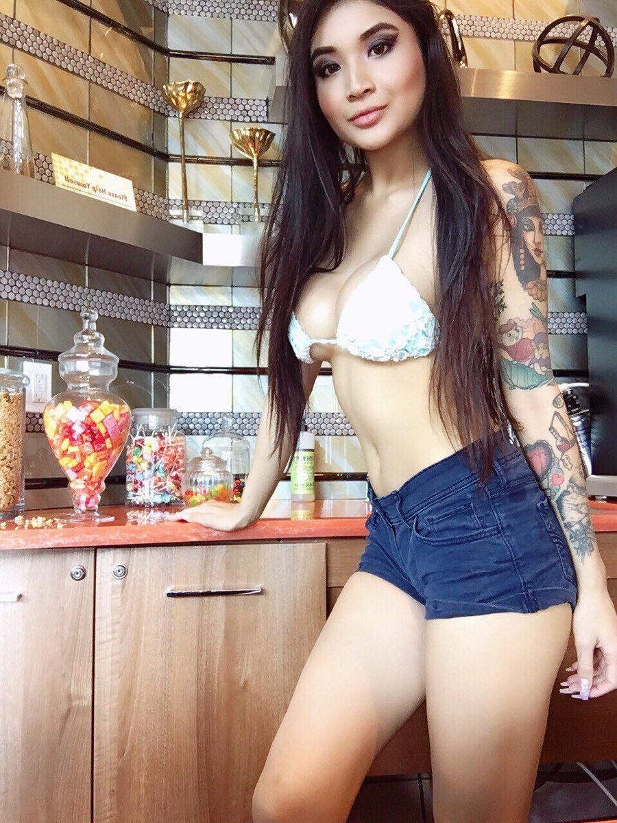 Girlsofoz's tweet photo. Are you bored right now? Watch me>>> https://t.co/Bwl19bOBb7

#girlsofoz #live #sexy #pretty #sexygirls #livegirls #girlsofozlive #liveadultchat #cammodel #sexchat #sexdate #hookups https://t.co/z9DGxRkAIY