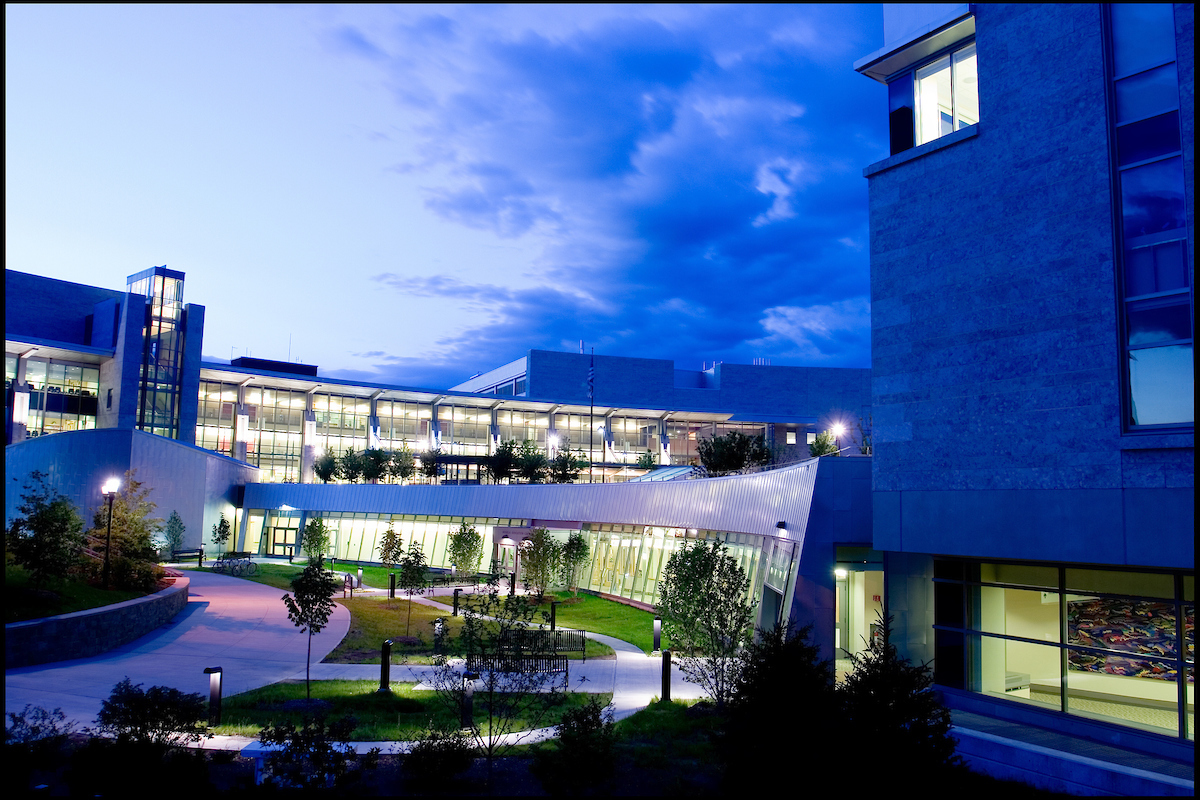 uvmPACE's tweet photo. The #UVM Post-Baccalaureate program is perfect for you if you: have a Bachelorโs degree but lack the science and math courses needed for your #MedSchool application! Apply before Dec. 1: https://t.co/Prwn34uFT4. #MedicalSchool #MedSchoolApplication #ApplyToday https://t.co/GyUpEf6Evk