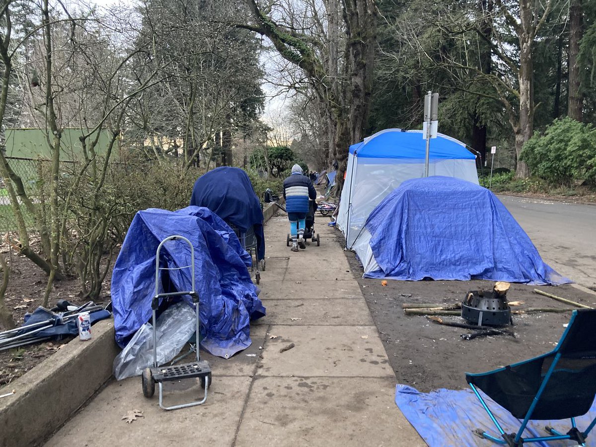 Oregonian's tweet photo. Portland to spend $500,000 on benches to stop homeless from camping near parks https://t.co/DbUzshSqCa https://t.co/eu0ADSukQN