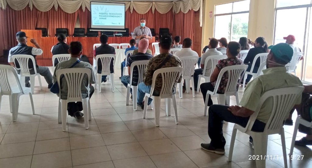 Agricultura_CZ4's tweet photo. Técnicos d proyecto PITPPA del @AgriculturaEc realizan capacitación en métodos de control de plagas y enfermedades en cultivos de limón, además se socializó los paquetes tecnológicos pecuarios con subvención a ganaderos de la parroquia Ayacucho cantón #SantaAna
#JuntosLoLogramos https://t.co/M8OBnD9Bhk