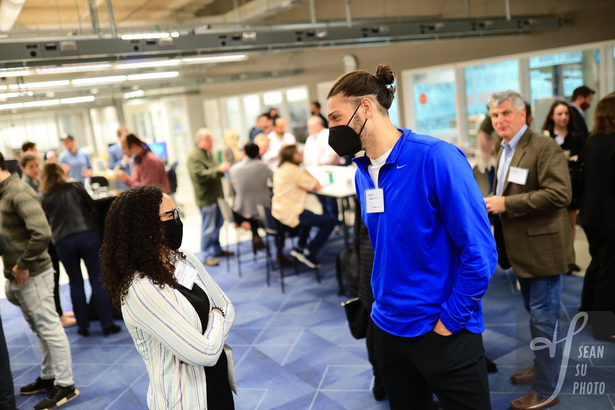 mHUBChicago's tweet photo. Disruptive hardtech at the mHUB Community's fingertips! #DemoDay is underway with the 8 #IoT teams who just completed the 6-month #mHUBaccelerator program. https://t.co/7Cg0pjj3cY