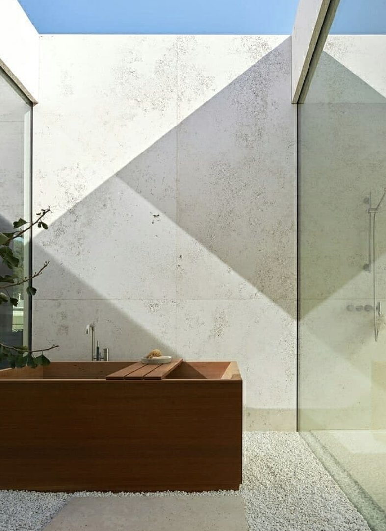 EdenshawDev's tweet photo. A stunning outdoor bathroom designed by @MontalbaArch. Inspired by Swiss design, this Santa Monica dream home has us fantasizing about warmer days.
Repost @est_living
#EdenshawDevelopments #ThoughtfullyDesigned #Toronto #YYZ #Mississauga https://t.co/Xii0yLUh0b