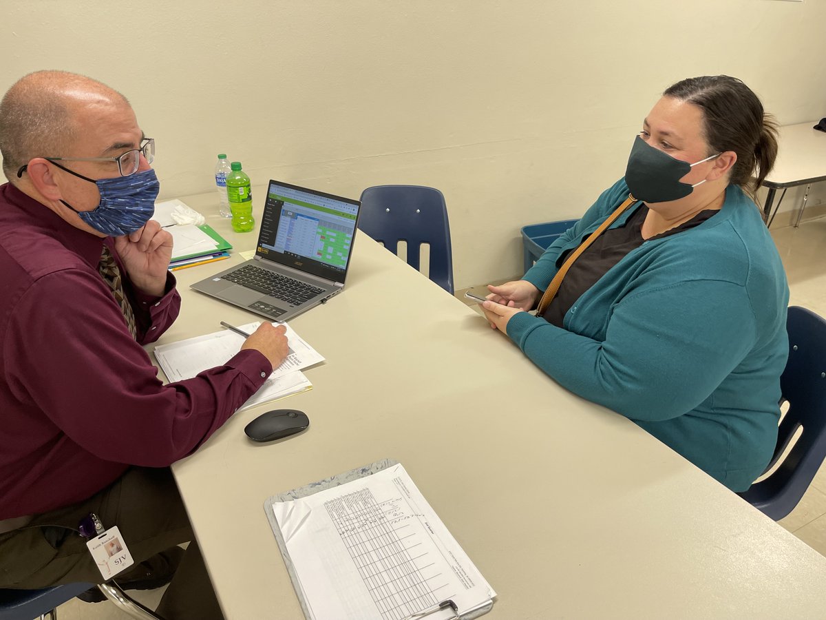 SJVCatholic's tweet photo. Did you know all SJV parents take part in P-T Conferences twice a year? It's more than checking on grades, "it's checking on how our kids are doing" - Parent Deanna C. "It's really important to have those strong relationships with parents" --Teacher, Mrs. Szumski  #SHINEbrighter https://t.co/atdUd5ICSH