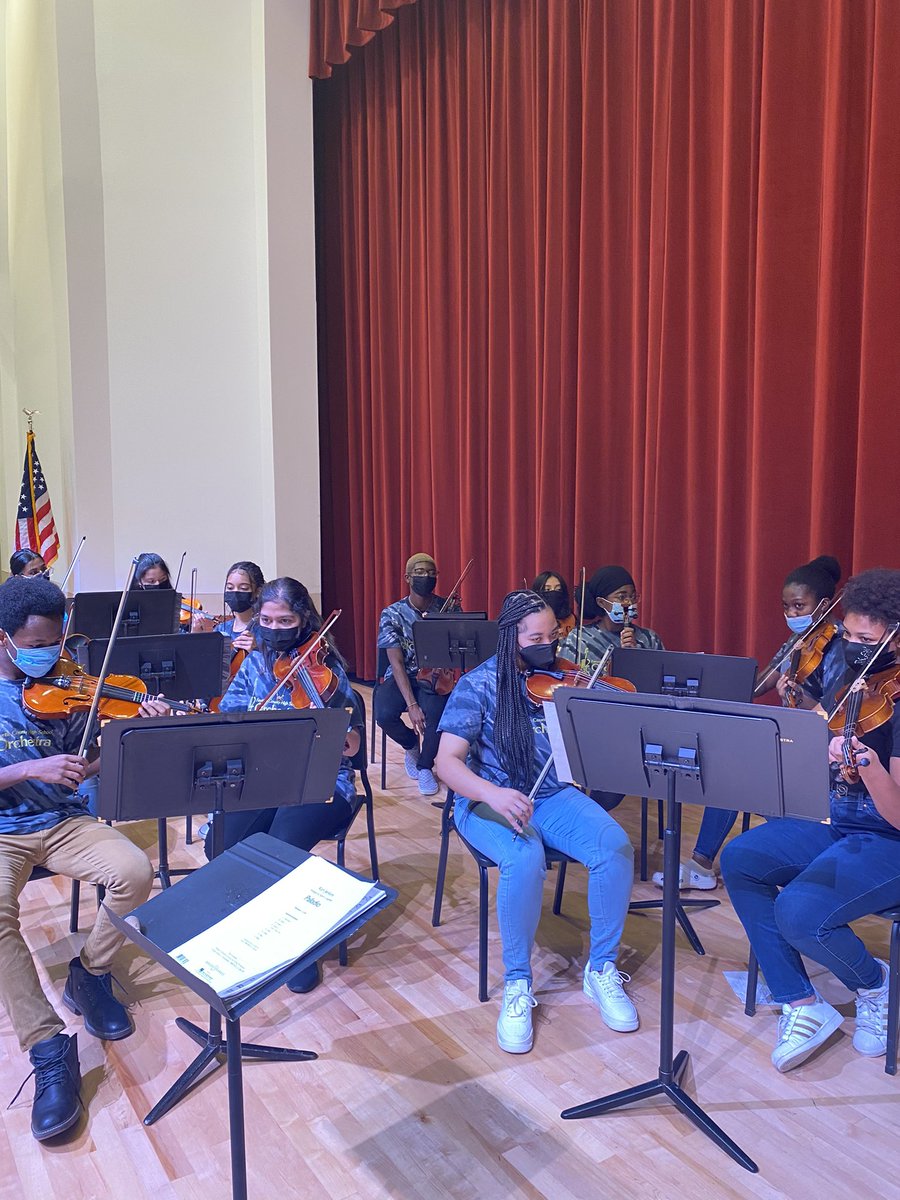 FCHSTigerOrch's tweet photo. The Fine Arts Festival at FCHS was a success! Take a look at our amazing tigers showing their excellence through their orchestra performance! @FCHSTigers #fchs #fchstigers #orchestra #fchsorchestra https://t.co/LRPcHTNIYE
