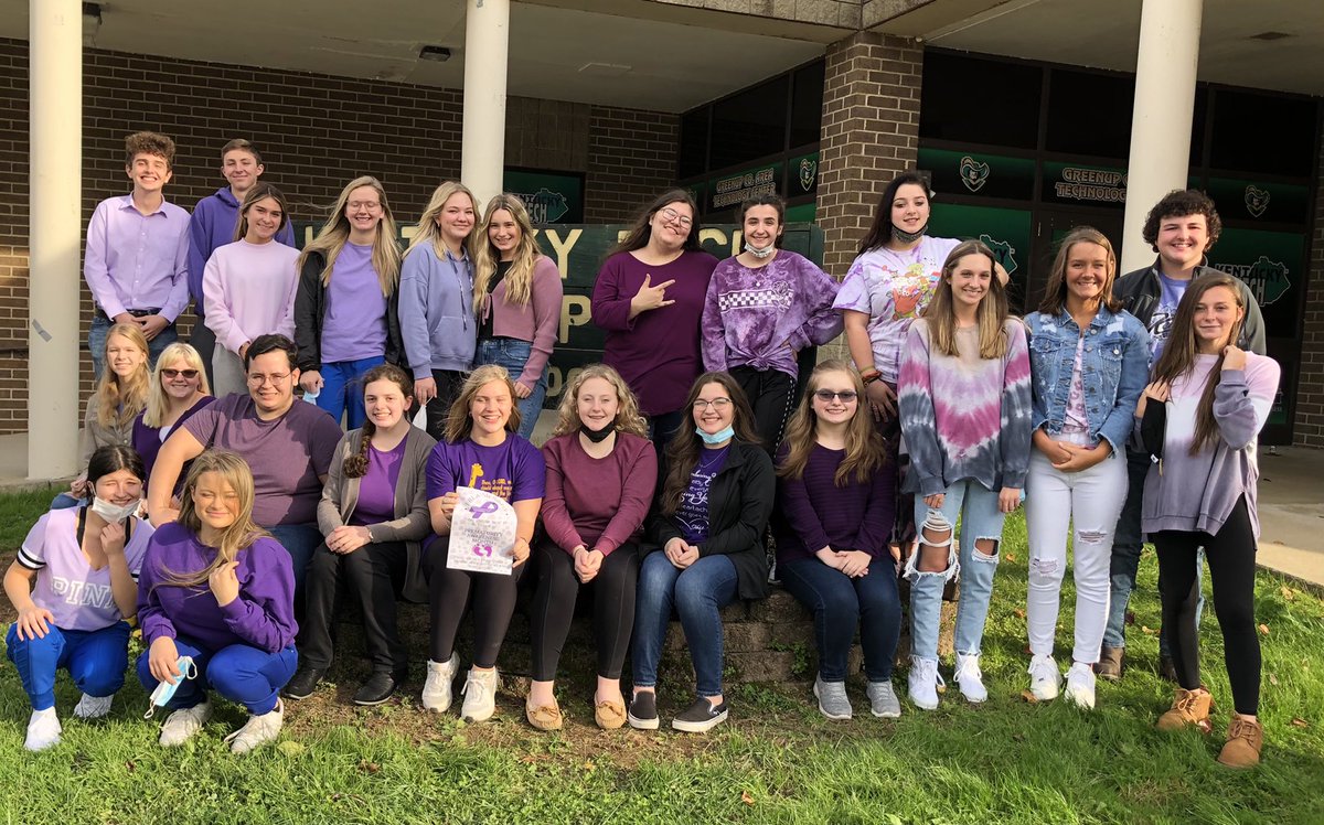 GCATCFBLA1's tweet image. Recognizing Prematurity Awareness Day by wearing purple.  Decorated and sold suckers today to raise money for the March of Dimes.  Way to go GC FBLA!