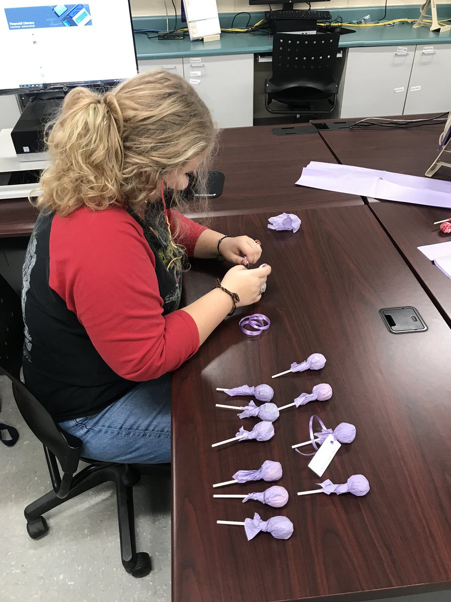 GCATCFBLA1's tweet image. Recognizing Prematurity Awareness Day by wearing purple.  Decorated and sold suckers today to raise money for the March of Dimes.  Way to go GC FBLA!