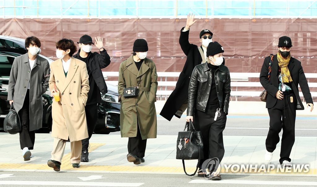 BtsNucha's tweet photo. Welcome #BTS  To LA

🥰#WelcomeToLA_BTS https://t.co/1h2jHOfMss