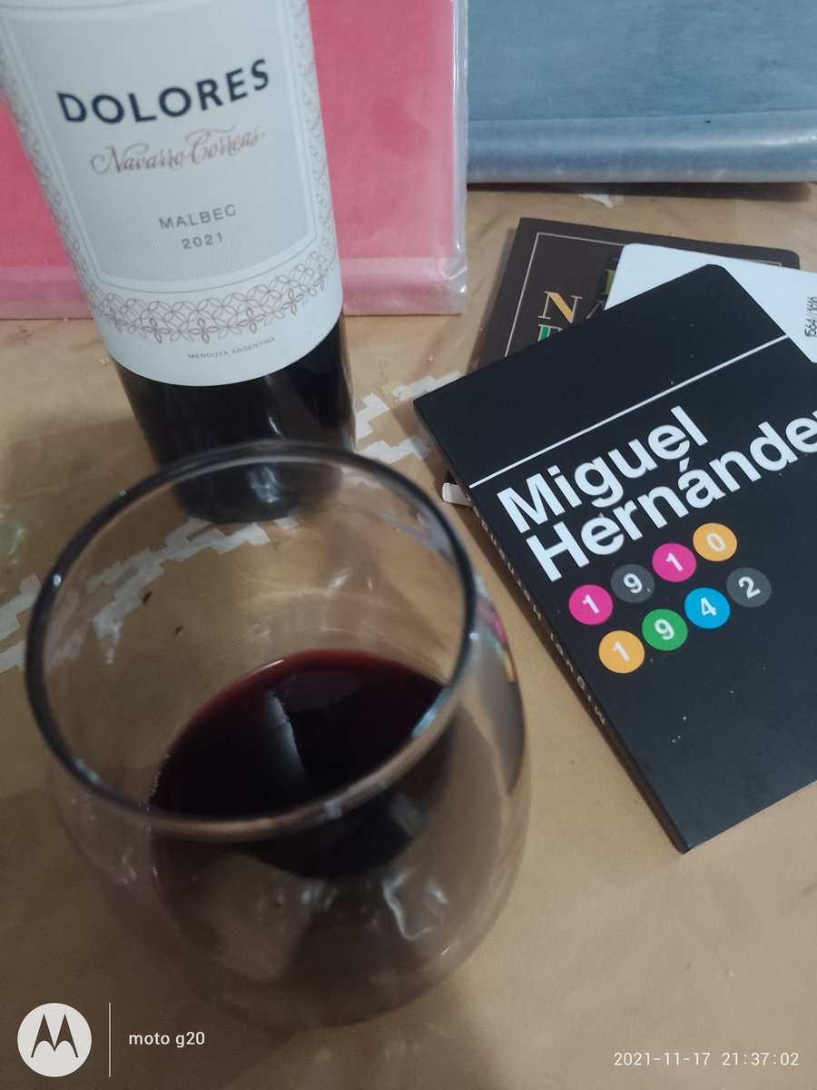letoniamarzopa's tweet image. #mecanse #navarrocorreas #vino #poesia