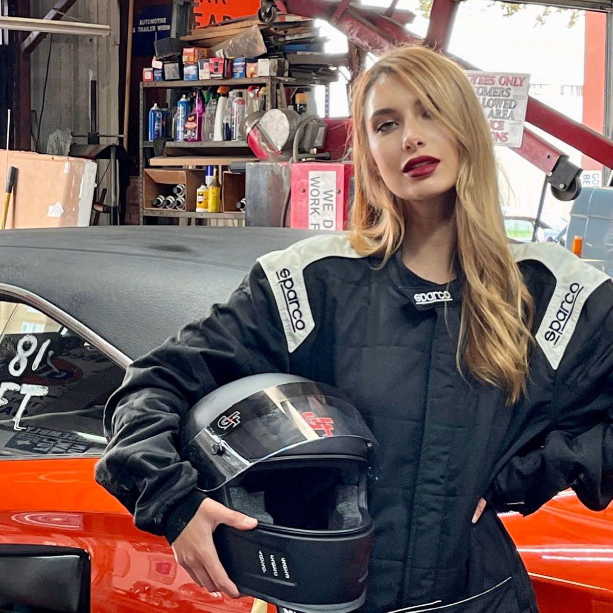 alicelauramodel's tweet photo. Some behind the scenes of our stunning Alexandria working at the Classic Car Photo Shoot with One Stop Auto Pros. Great job! @alicelauramodel
#classiccars #dallasphotoshoot #upscalevents #behindthescenes #fashionmodel #dallasfashion #brandambassador #premiumstaff #spokesmodels https://t.co/q7YDyiXXgk