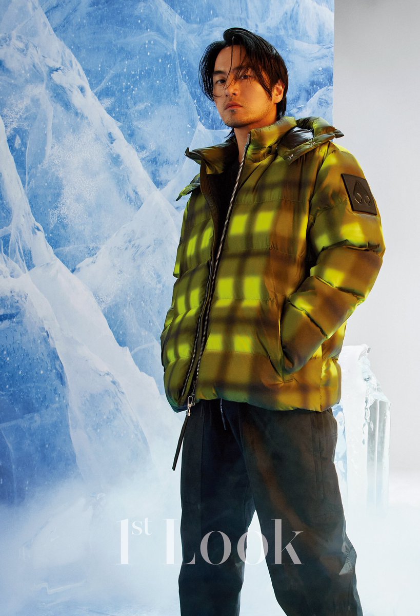 1stlookofficial's tweet image. 12월 18일 첫 방송을 앞두고 있는 #불가살 의 두 주인공! #이진욱 과 #권나라 가 #무스너클 과 함께 #퍼스트룩 230호 커버를 장식했습니다. 눈빛만 봐도 치명타 각! 강렬하고 시크한 모습을 담은 화보와 비하인드를 담은 인터뷰는 퍼스트룩에서 확인할 수 있습니다.❄️

#1stLook #LeeJinwook #KwonNara