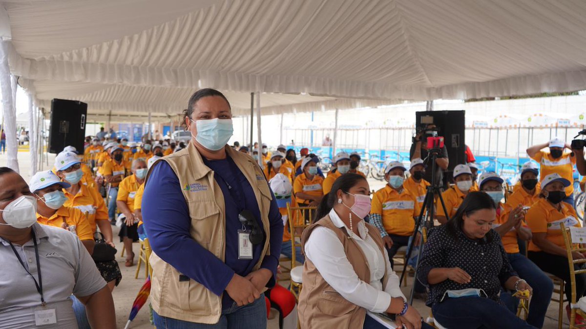 Las entregas fueron realizadas por el Abog. <a href="/MarcoMidence/">Marco Midence</a>  y autoridades locales,  a través del proyecto comunitario “No Me Detengo”,con una inversión L.2,697,700.00; iniciativa del Gobierno del Presidente <a href="/JuanOrlandoH/">Juan Orlando H.</a> y <a href="/SENPRENDE_HN/">SENPRENDEHN</a>, ejecutada por  por Árboles de Justicia.