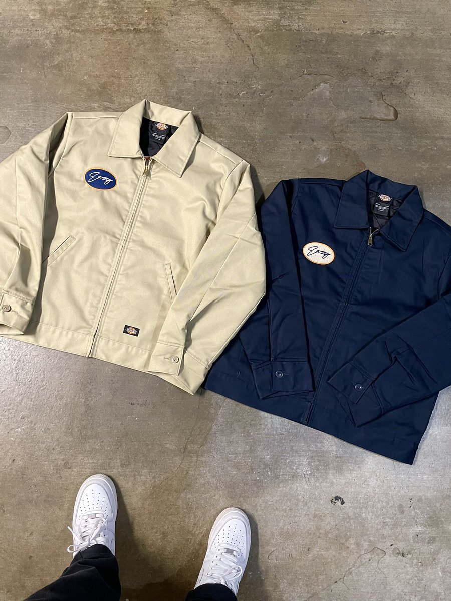 eazylosangeles's tweet photo. 🔥💰 FREE GIVEAWAY 💰🔥
The winner will receive both a work jacket &amp; hoodie of their choice for FREE.
To enter:
⁃Follow this page
⁃RT &amp; tag 2 friends  
Winner will be chosen on Monday 11/22 at 11AM PST. Site unlocks Friday 11/19 at 12pm PST to purchase. Tell a friend! https://t.co/IU4GXM81Jl