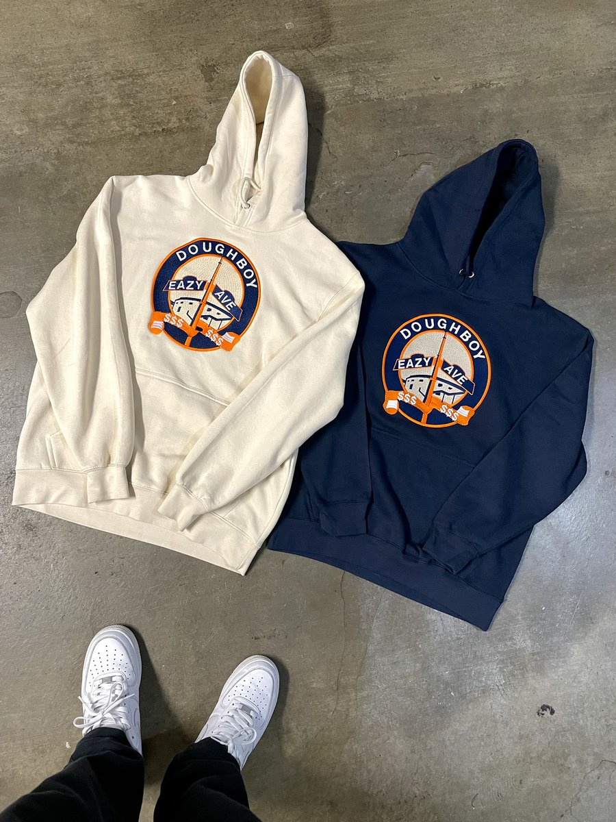 eazylosangeles's tweet photo. 🔥💰 FREE GIVEAWAY 💰🔥
The winner will receive both a work jacket &amp; hoodie of their choice for FREE.
To enter:
⁃Follow this page
⁃RT &amp; tag 2 friends  
Winner will be chosen on Monday 11/22 at 11AM PST. Site unlocks Friday 11/19 at 12pm PST to purchase. Tell a friend! https://t.co/IU4GXM81Jl