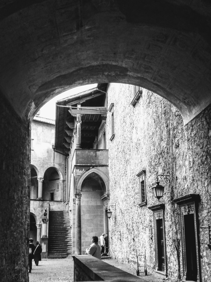 photoissimo's tweet photo. Odescalchi Castle wandering, in Bracciano, Italy.
#photography #art #artist #buylocal #shopsmall #street #streetphoto #streetphotography #chateauoart #odescalchi #castle #castlebracciano #bw #bwphotography #bw_lover #bw_photooftheday #italy #perspective #stone #bracciano https://t.co/NvY1vseepX