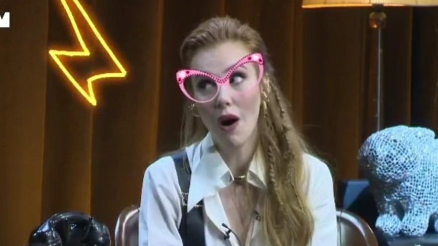 dramaqueeni8's tweet photo. Bölüm o kadar güzel ki 🥺 keşke hiç bitmeseydi🧡Sen o kadar güzelsin ve doğalsın ki sana yeniden aşık oldum ve bi daha iyi ki dedirttin♥️Söylediğin herşey çok içten ve samimiydi🌼hem mutluydun hem güldün hem güldürdün💛seni özleyince de tt yaptığımızı bunu bilmen çok sevindirdi🥰 https://t.co/kugU5EYhdp