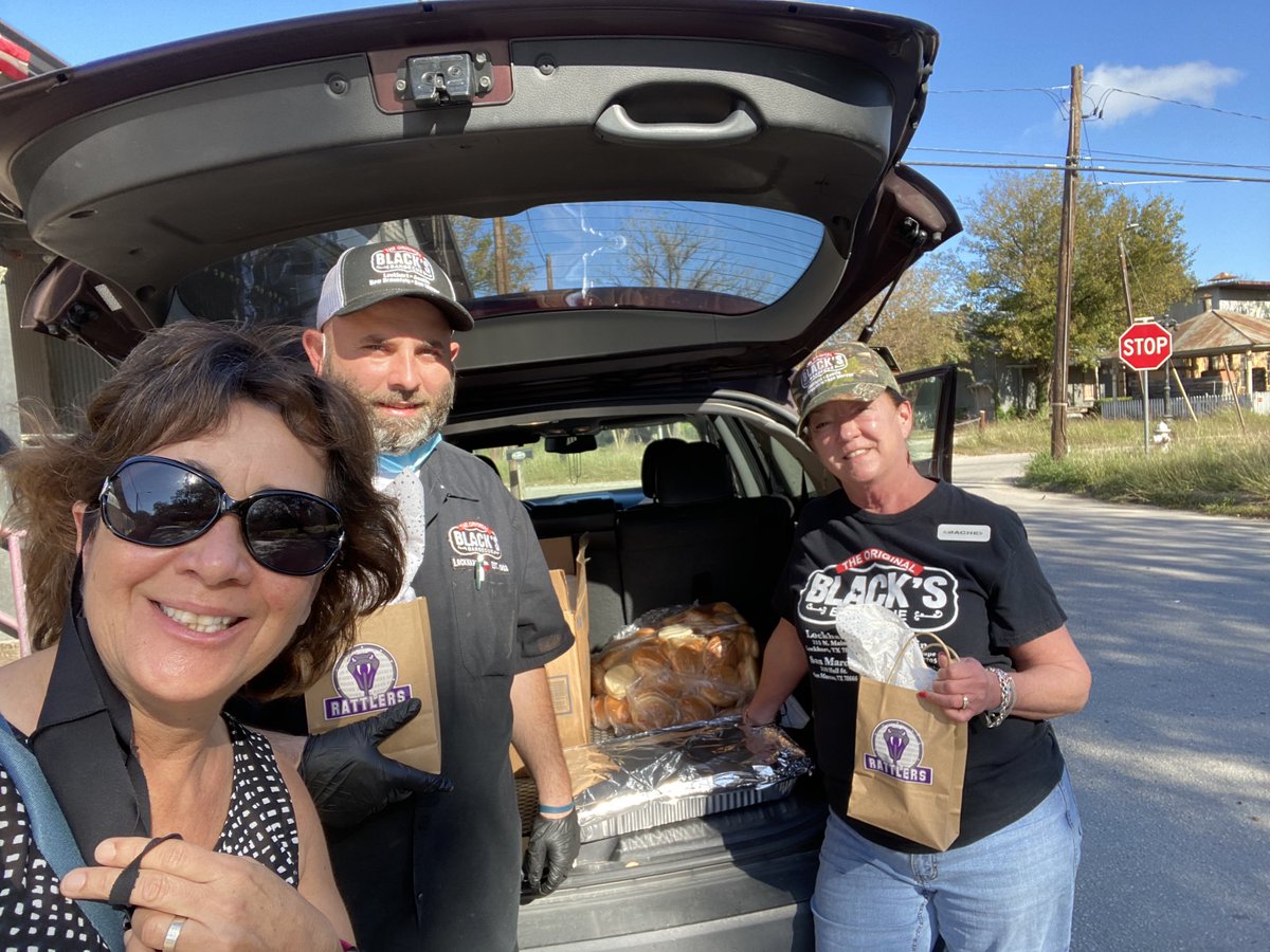 teredjara's tweet photo. Thank you Blacks BBQ for the delicious chopped beef sandwiches for our Woo Wednesday treat. ⁦@MendezKids1st⁩ https://t.co/cFDd05c0wB