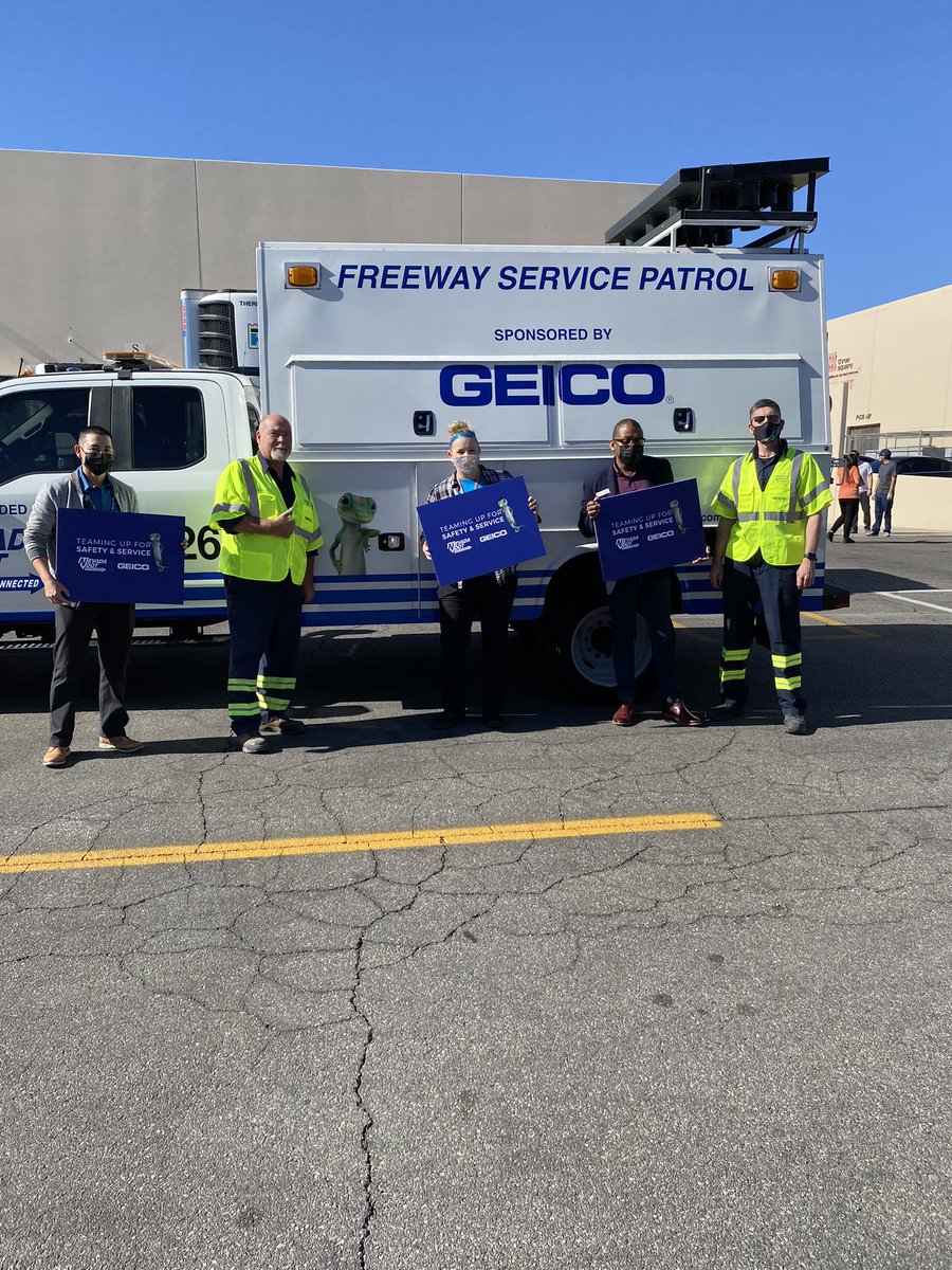 We were just at <a href="/threesquareLV/">Three Square</a> teaming up w/Freeway Service Patrol sponsor <a href="/GEICO/">GEICO</a> to donate 200 turkeys to those in need. It’s about providing a brighter holiday &amp; keeping Nevada #safeandconnected.
How has the Freeway Service Patrol helped you? bit.ly/3qy4gLc
#SafelyOMW